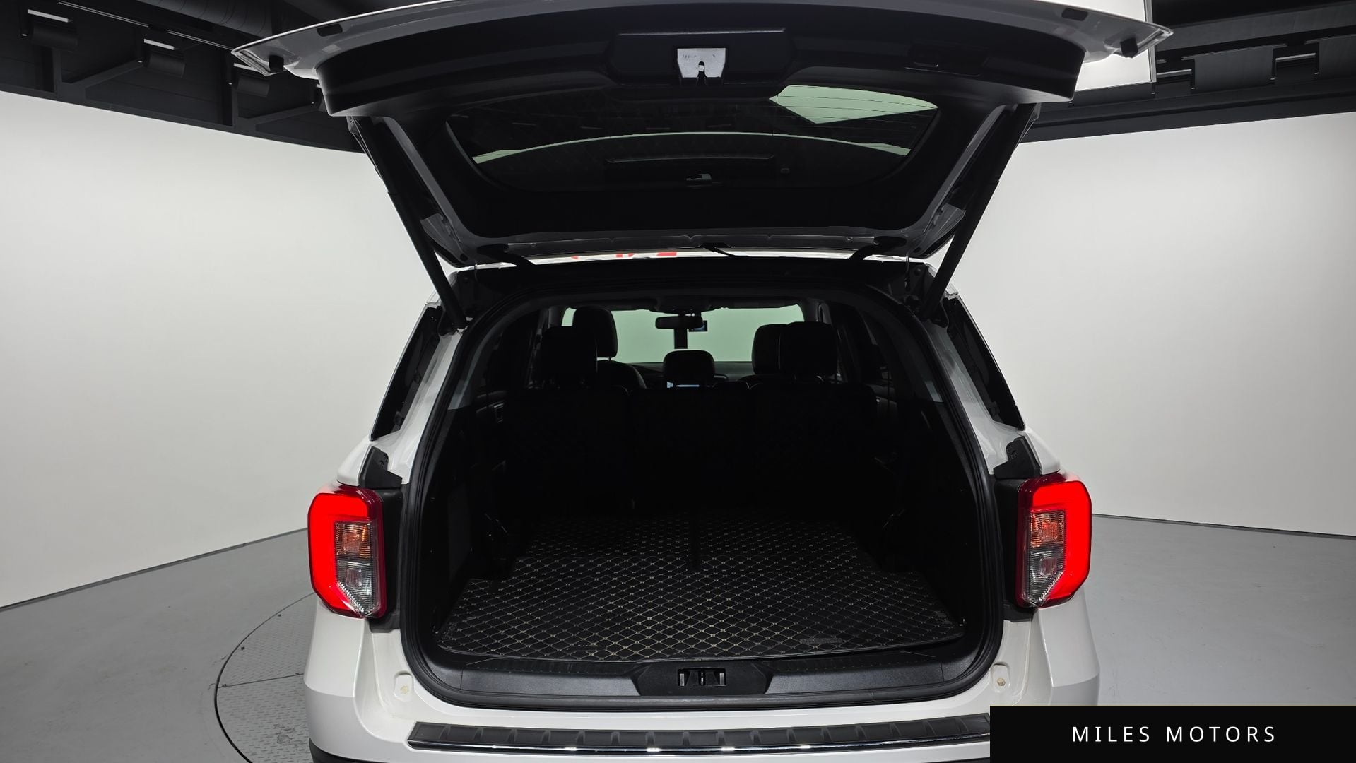 Ford Explorer 2022 — миниатюра 20