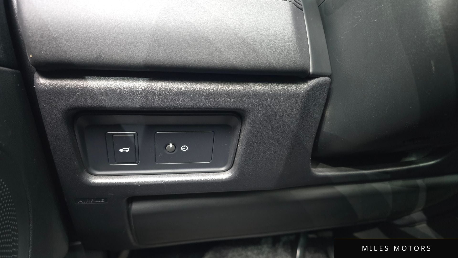 Land Rover Discovery Sport 2019 — миниатюра 17