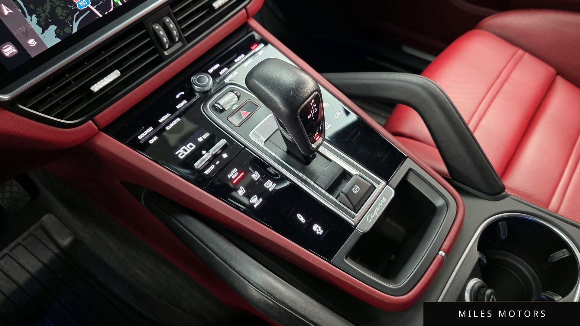 Porsche Cayenne 2022 — миниатюра 9