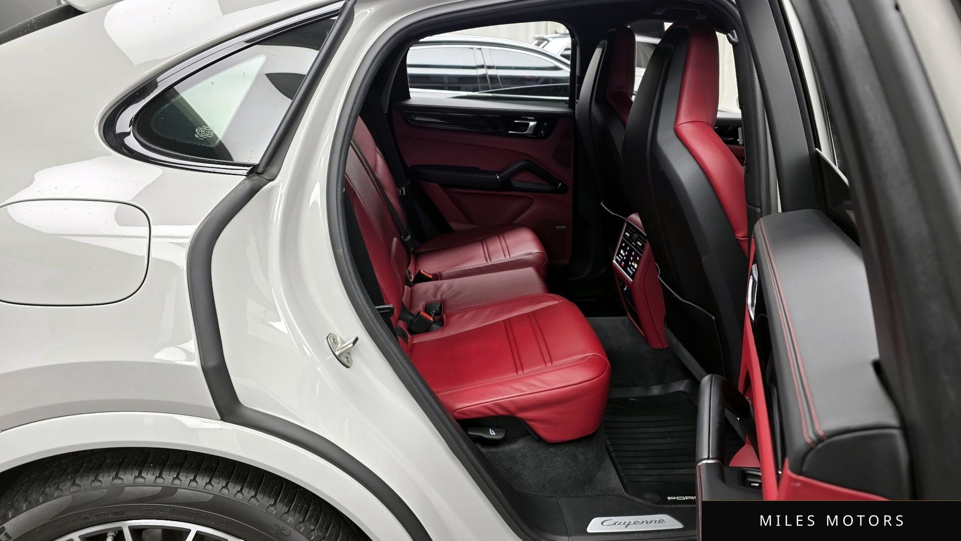 Porsche Cayenne 2022 — миниатюра 12