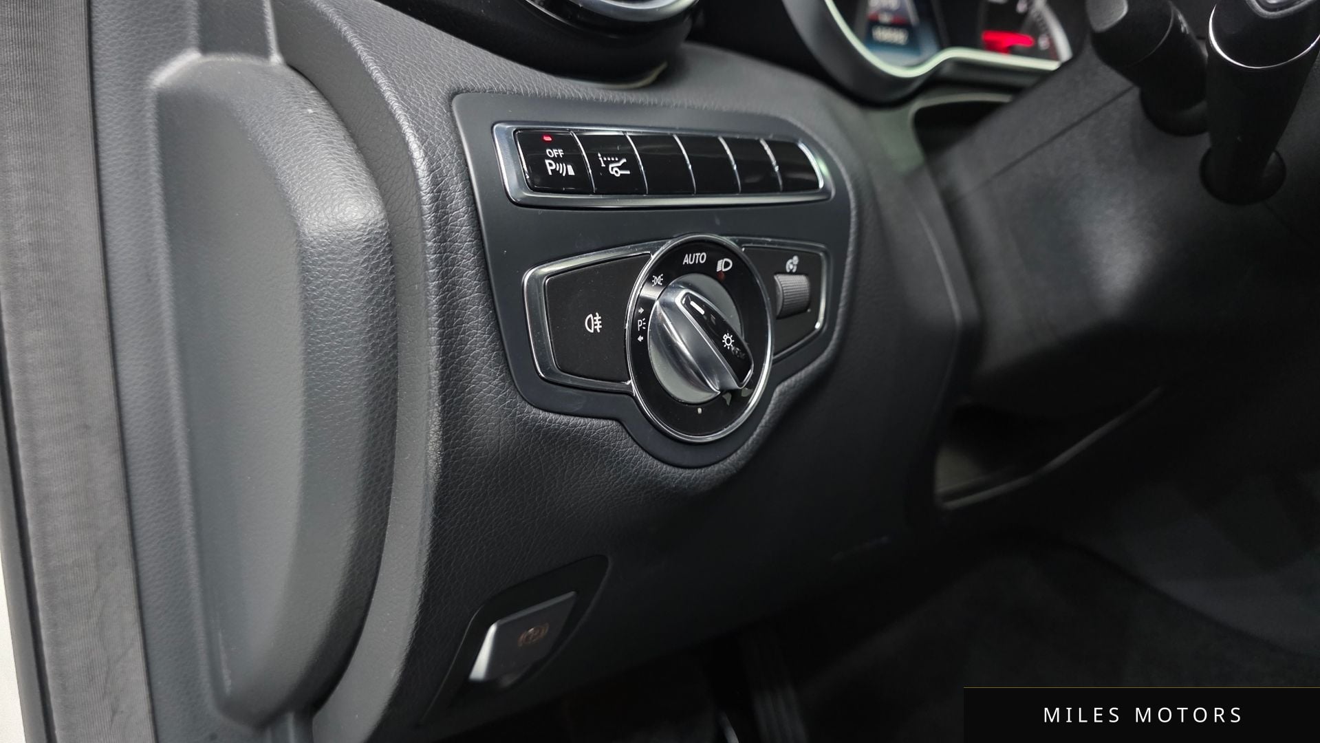 Mercedes-Benz C-Class W205 2015 — миниатюра 12