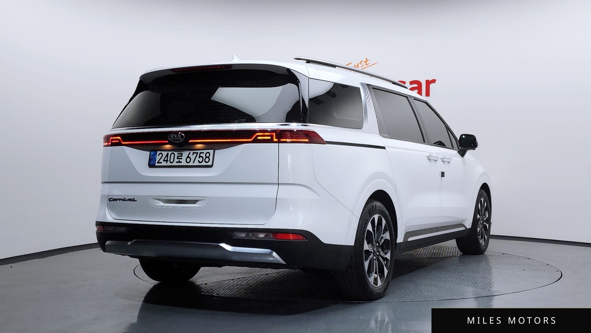 Kia Carnival 2021 — миниатюра 2