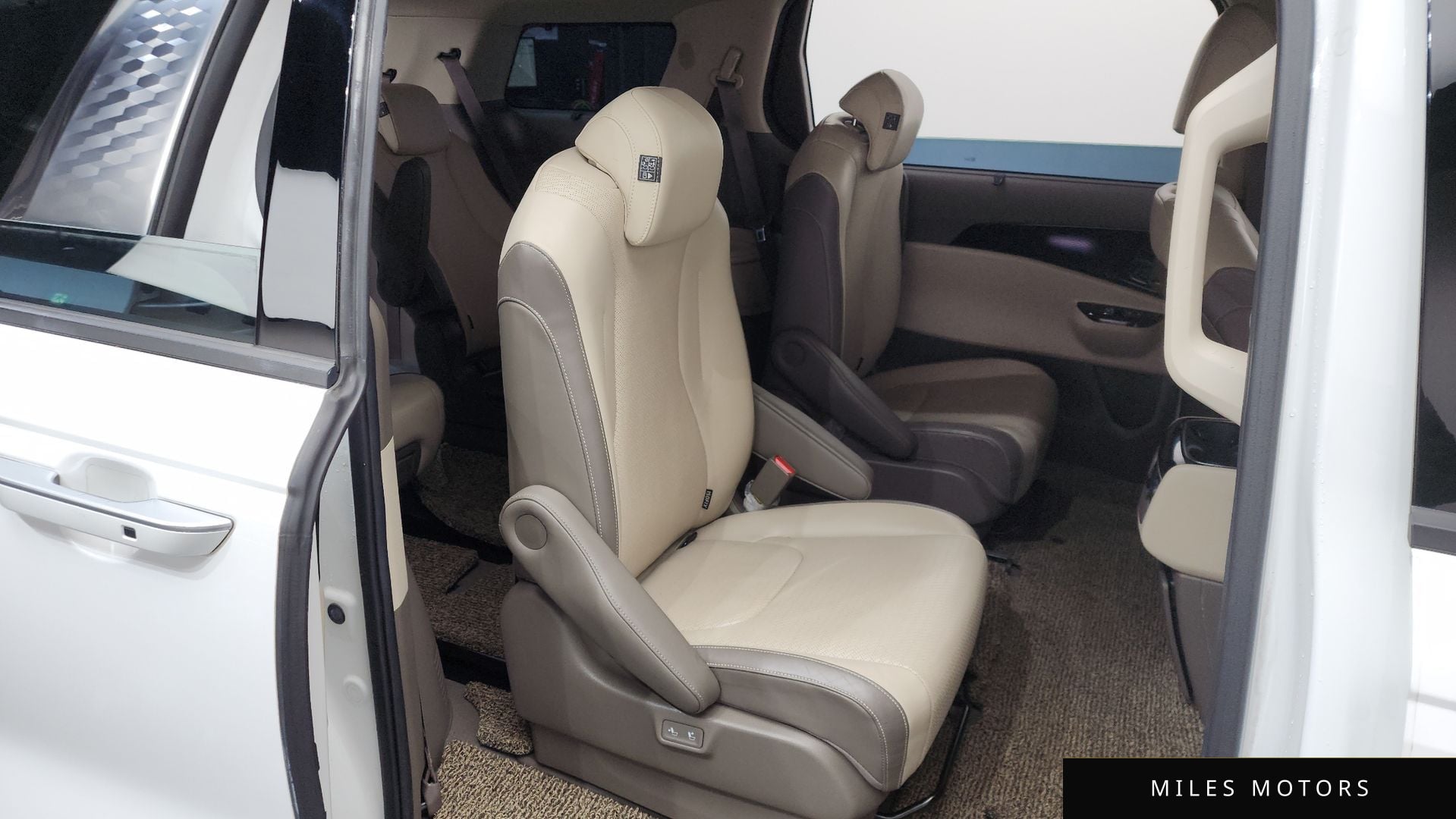 Kia Carnival 2021 — миниатюра 12