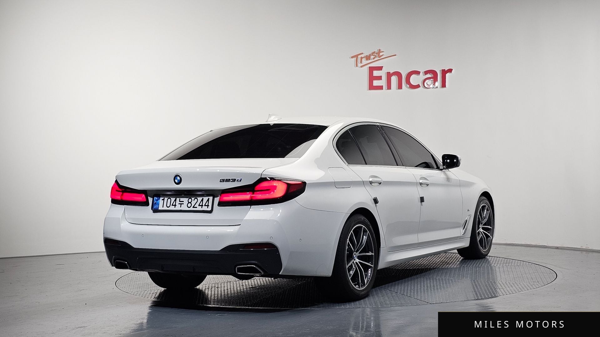 BMW 5 Series (G30) 2021 — миниатюра 2