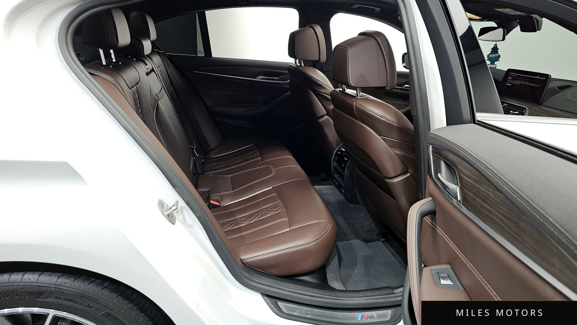 BMW 5 Series (G30) 2021 — миниатюра 12