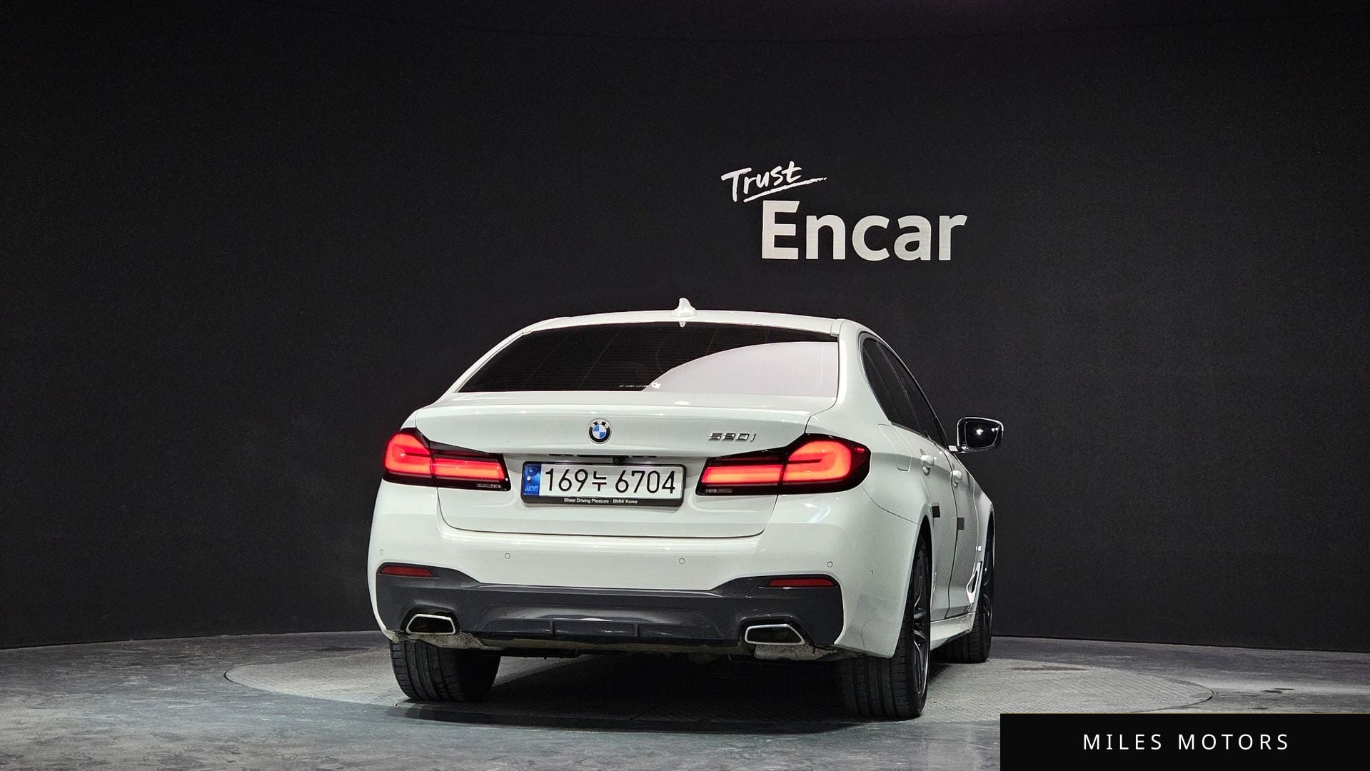 BMW 5 Series (G30) 2023 — миниатюра 4