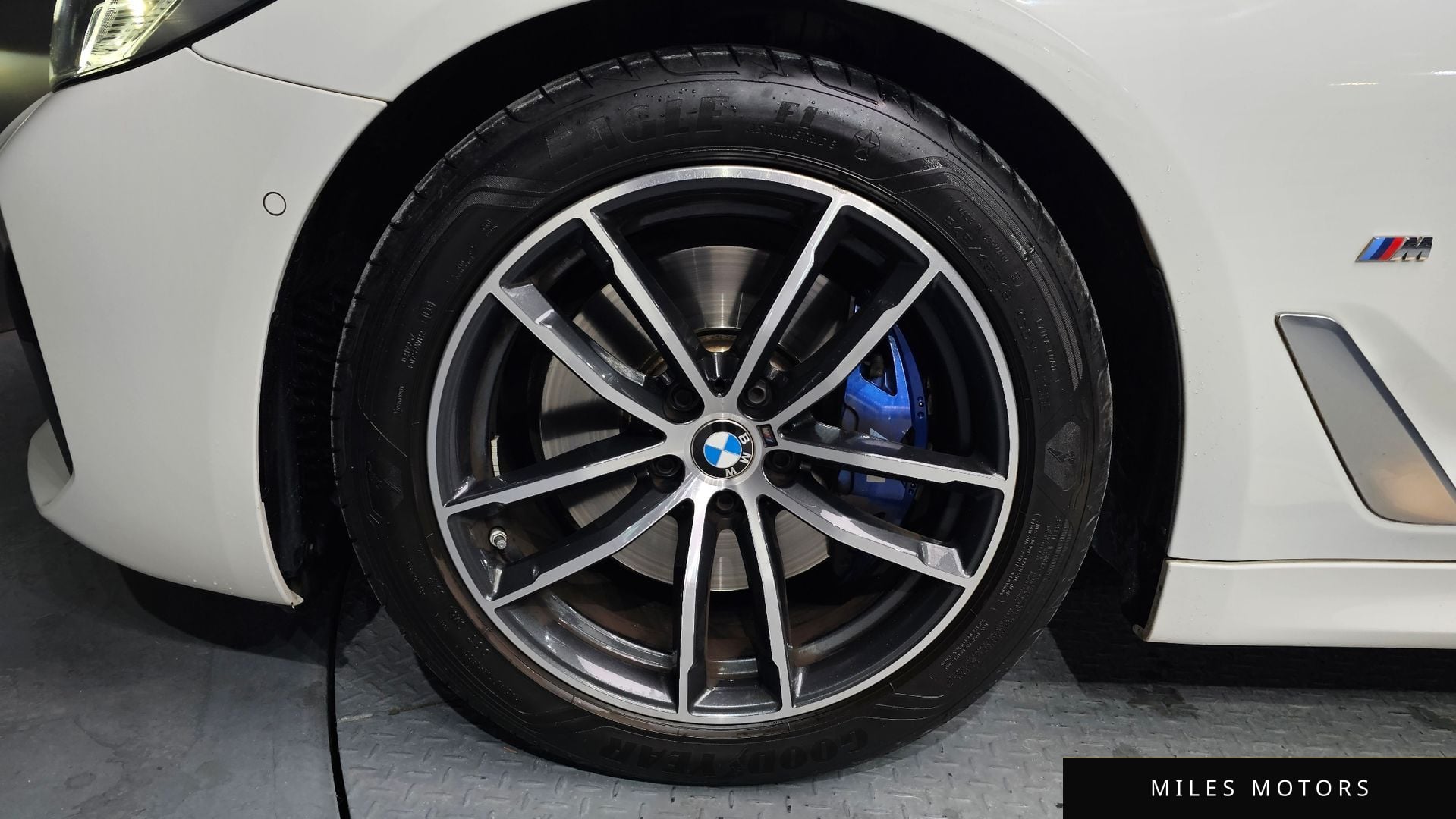 BMW 5 Series (G30) 2023 — миниатюра 5