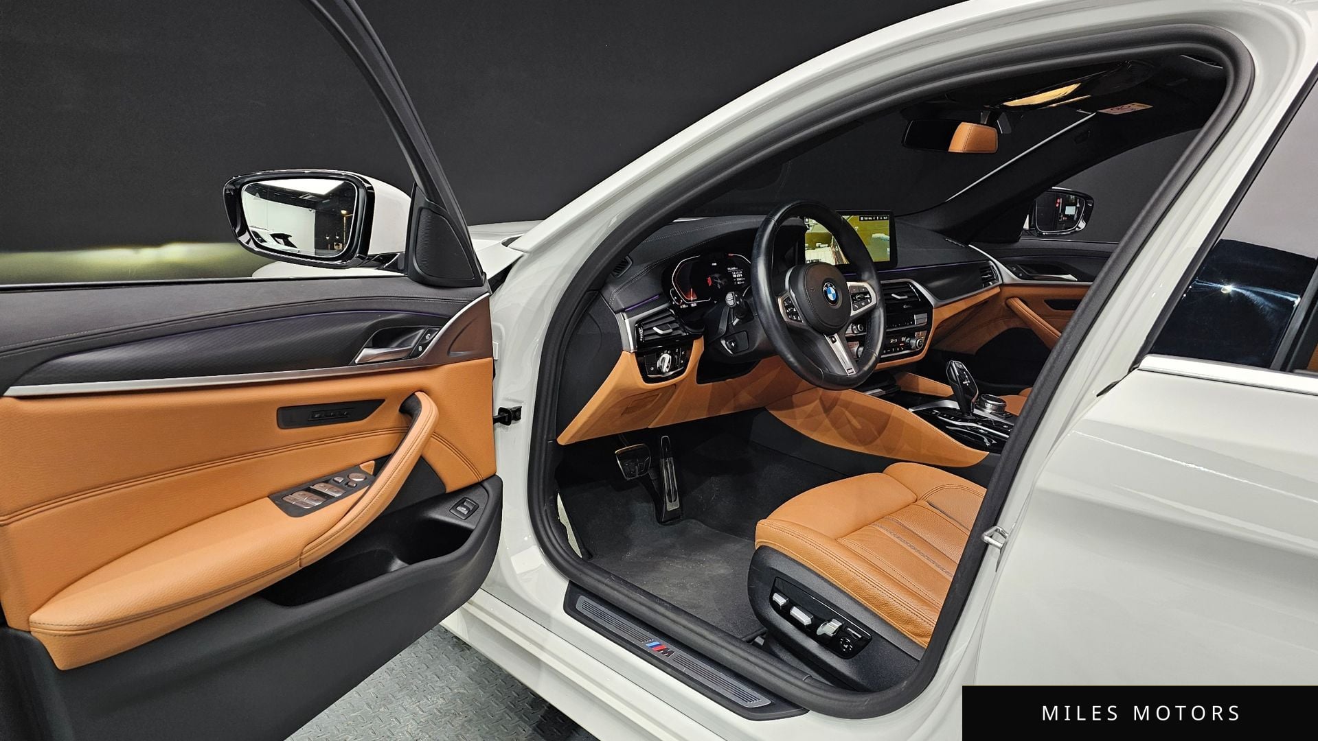 BMW 5 Series (G30) 2023 — миниатюра 10