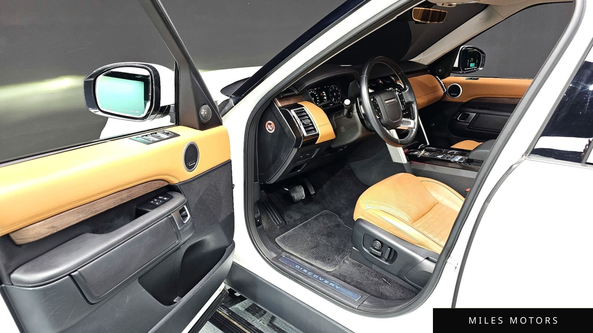 Land Rover Discovery 2019 — миниатюра 10
