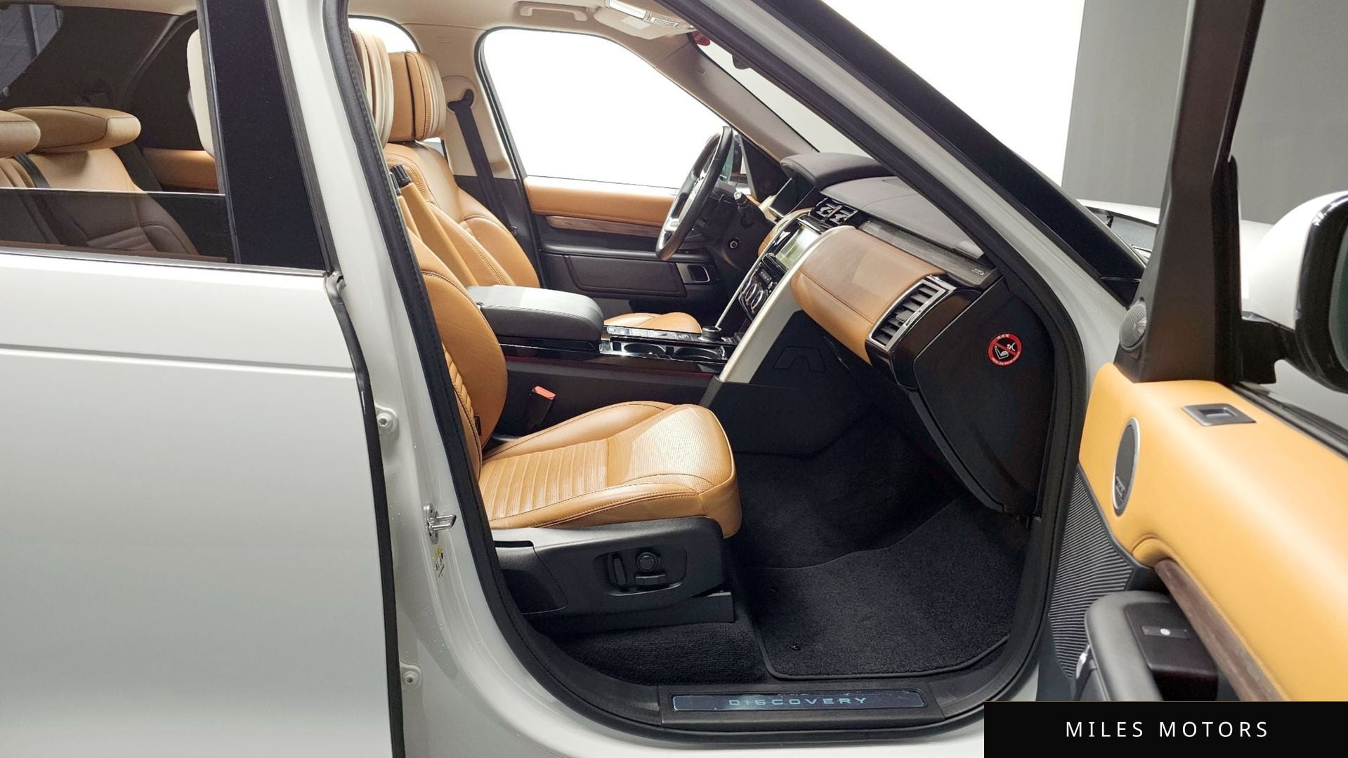 Land Rover Discovery 2019 — миниатюра 11
