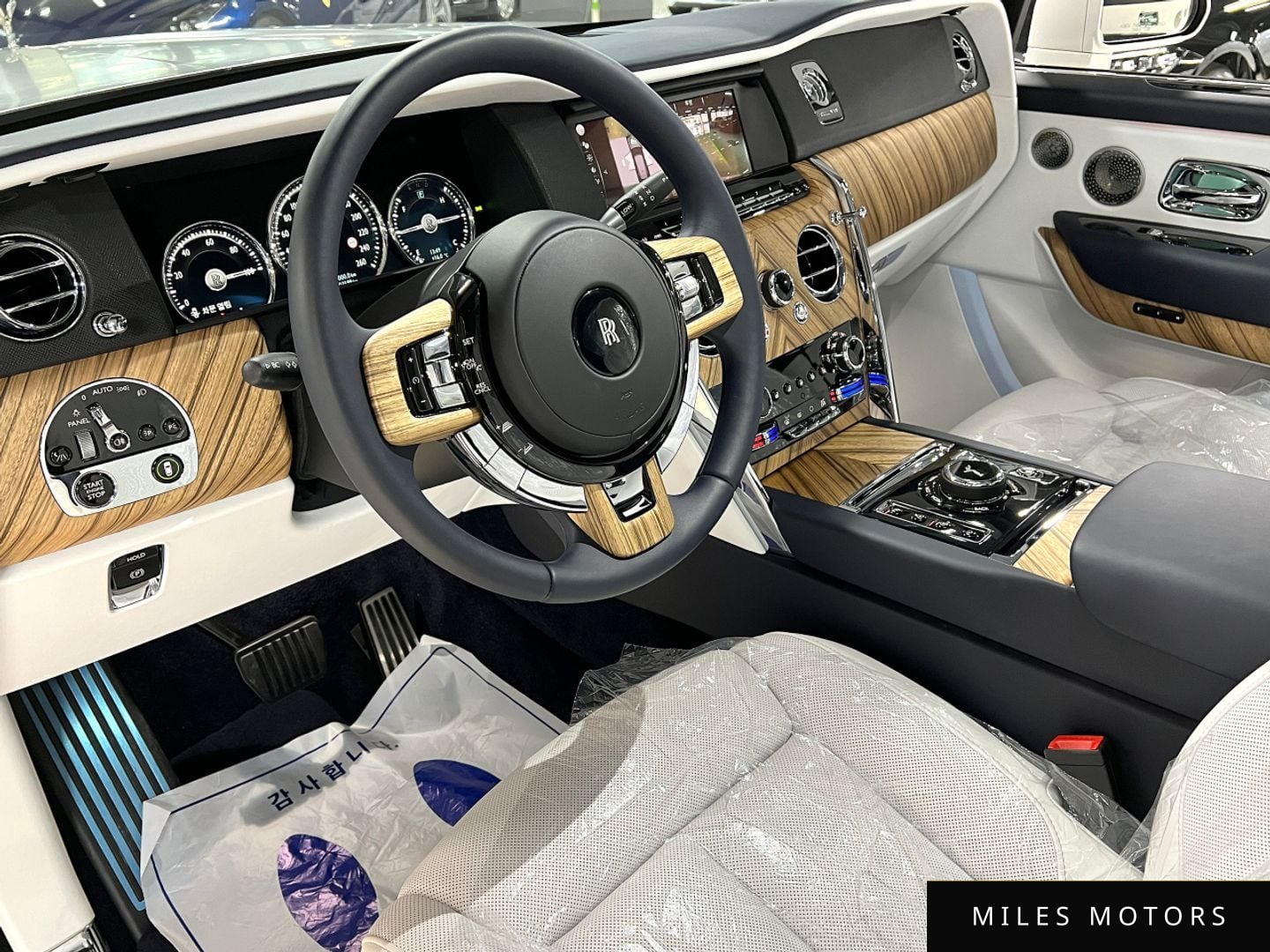 Rolls-Royce Cullinan 2020 — миниатюра 4