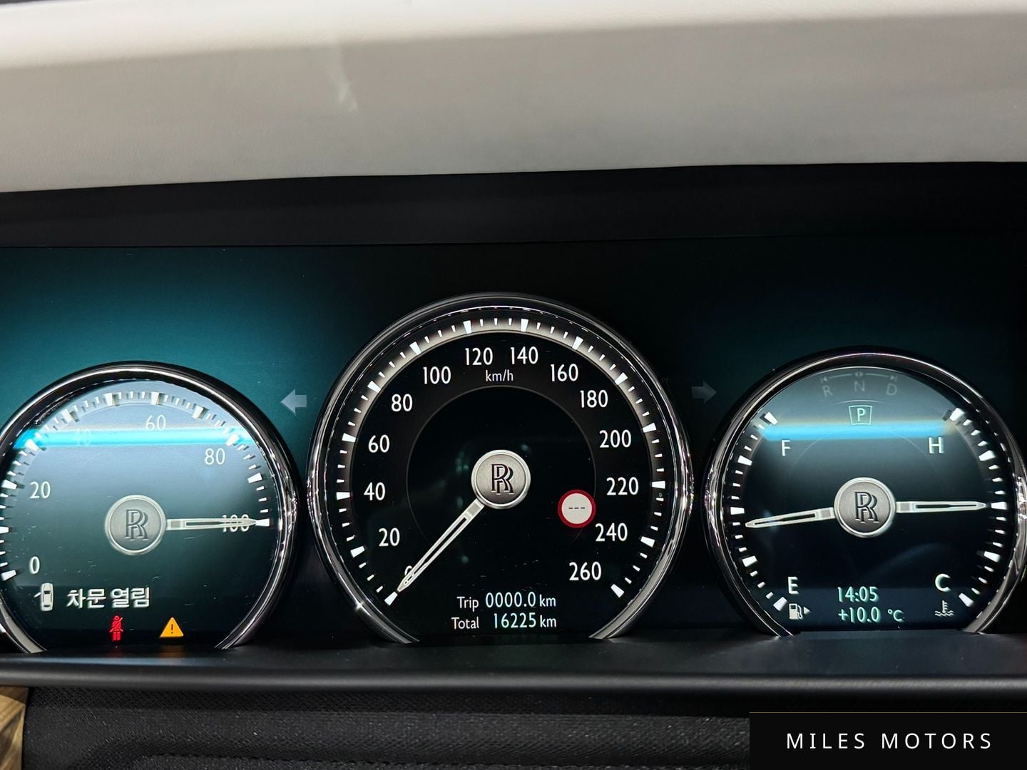 Rolls-Royce Cullinan 2020 — миниатюра 8