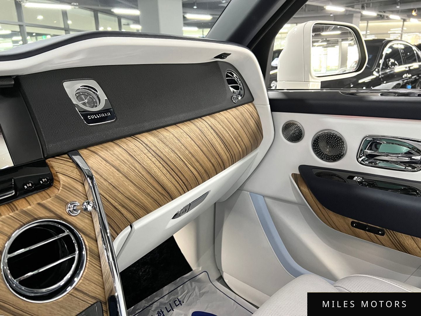 Rolls-Royce Cullinan 2020 — миниатюра 10