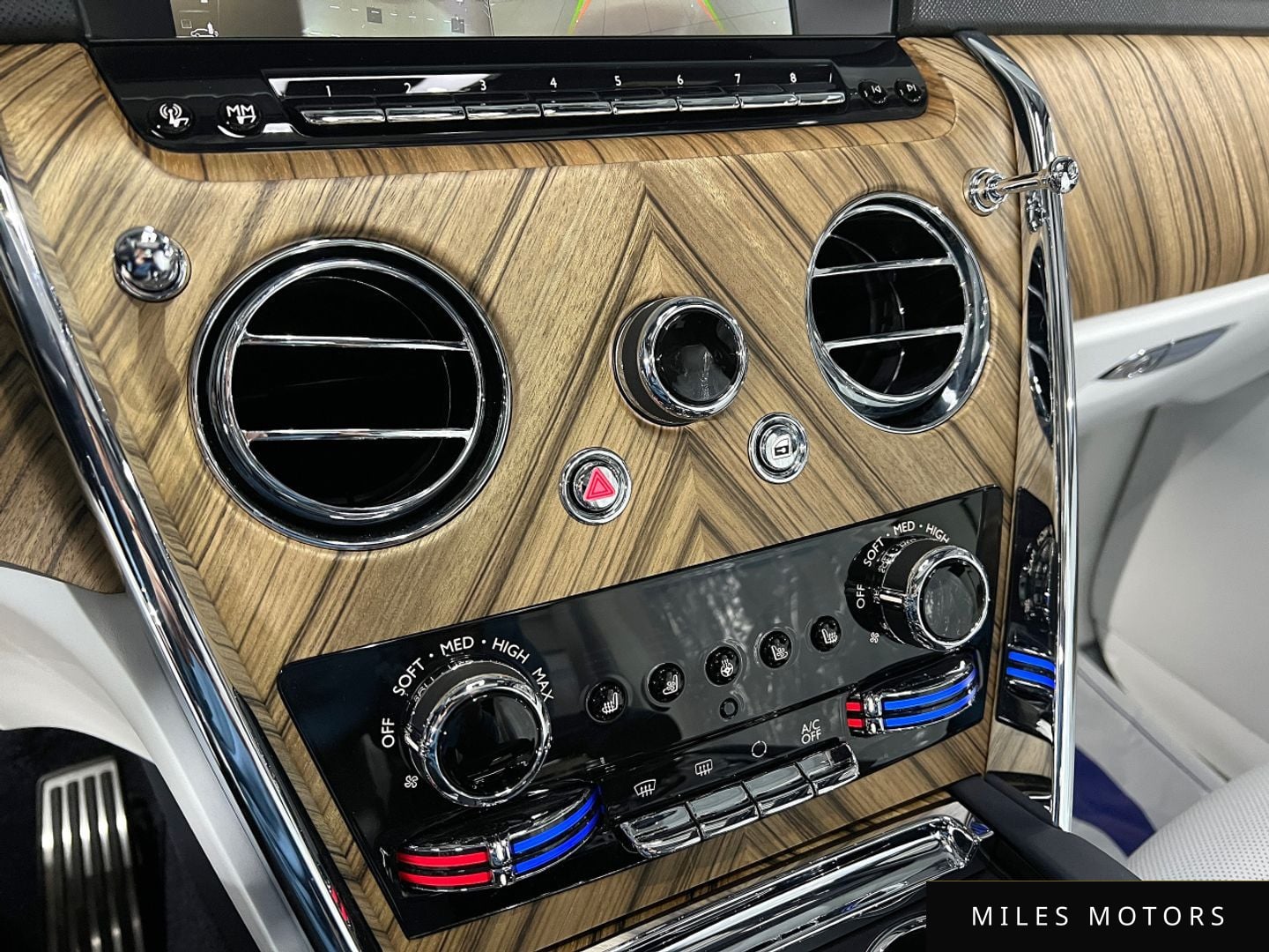 Rolls-Royce Cullinan 2020 — миниатюра 11
