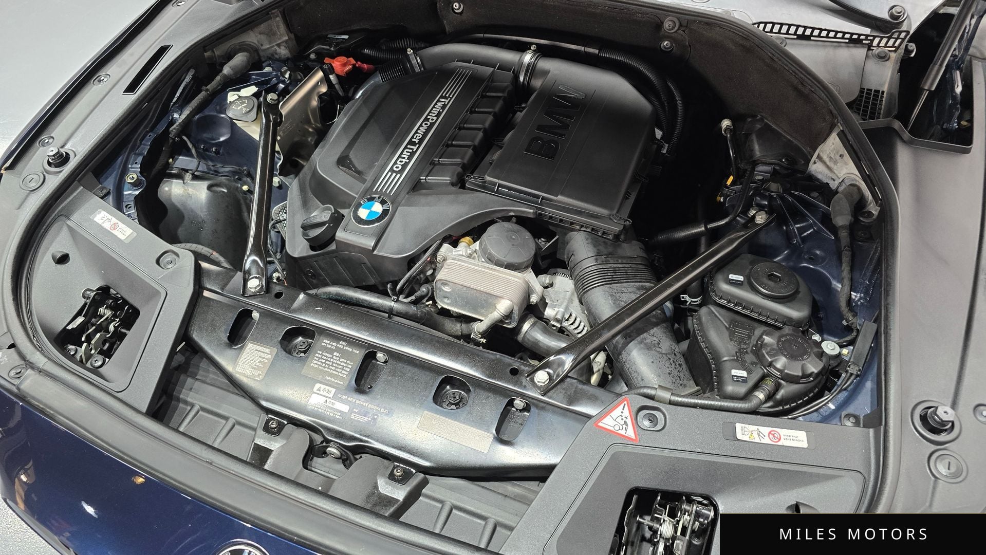 BMW 5 Series GT (F07) 2011 — миниатюра 6