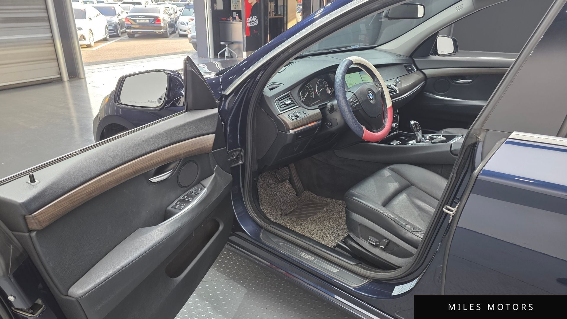 BMW 5 Series GT (F07) 2011 — миниатюра 11