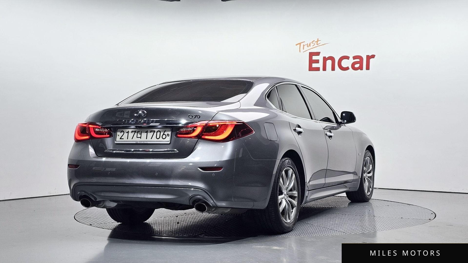 Infiniti Q70 2017 — миниатюра 2
