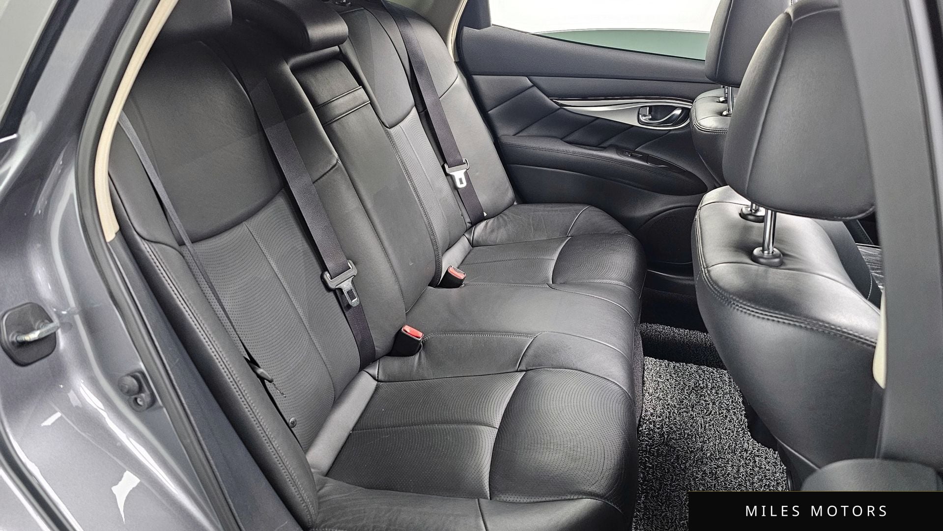 Infiniti Q70 2017 — миниатюра 12