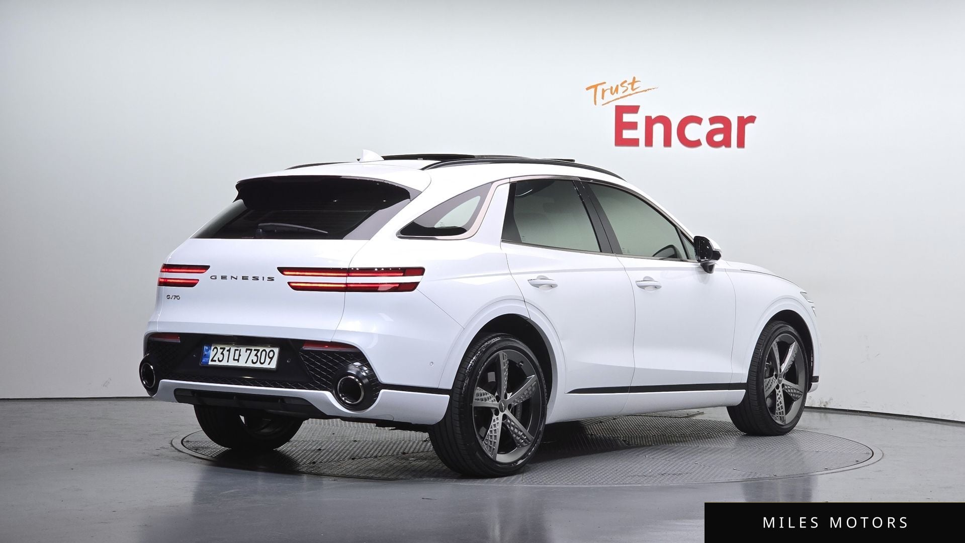 Genesis GV70 2023 — миниатюра 2