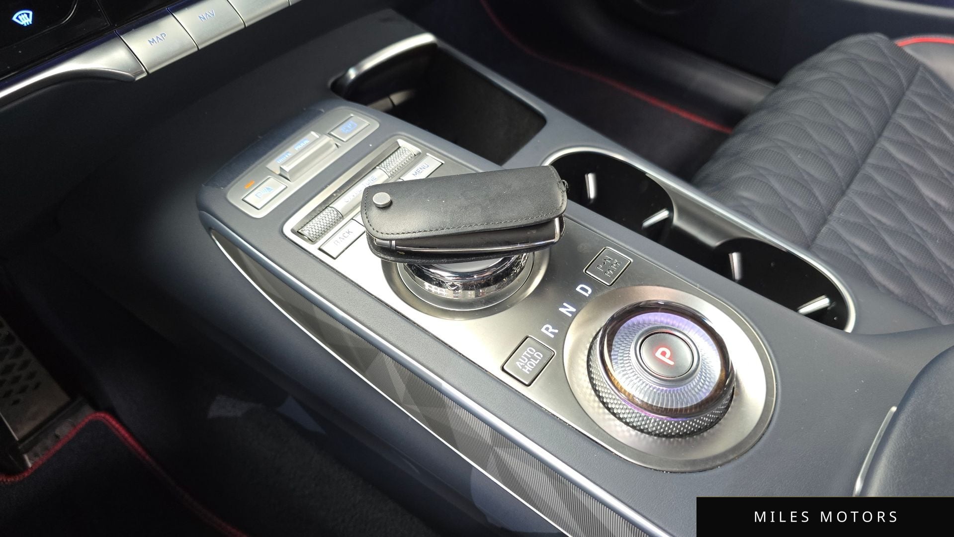 Genesis GV70 2023 — миниатюра 9