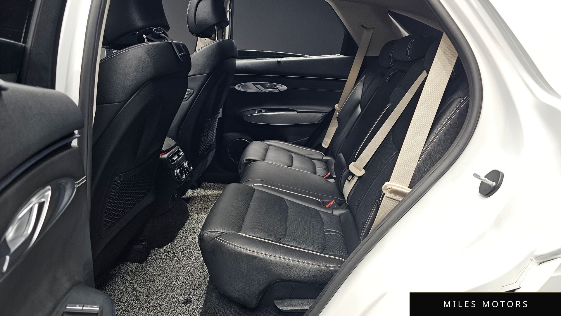 Genesis GV70 2022 — миниатюра 12