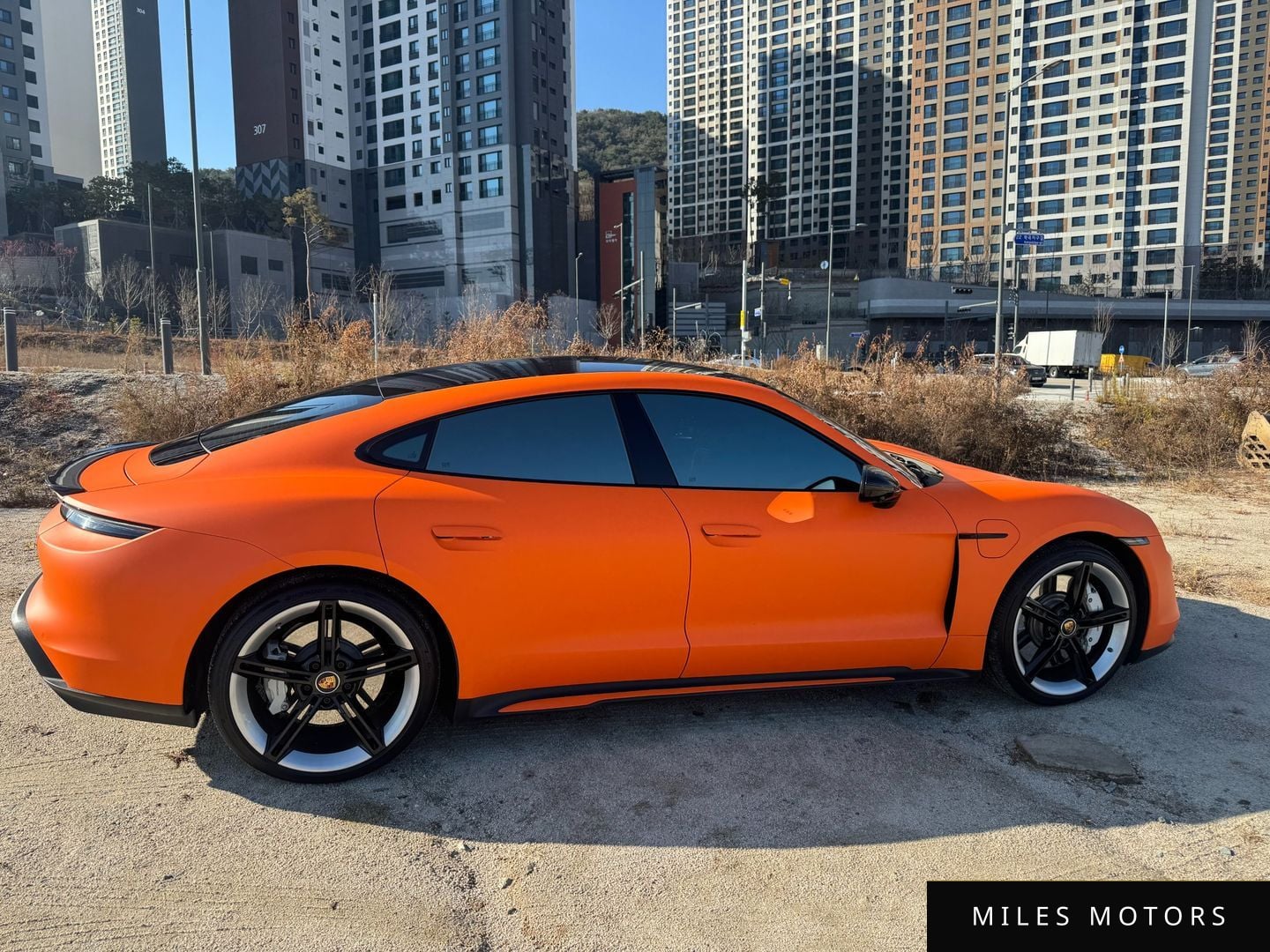 Porsche Taycan 2021 — миниатюра 3