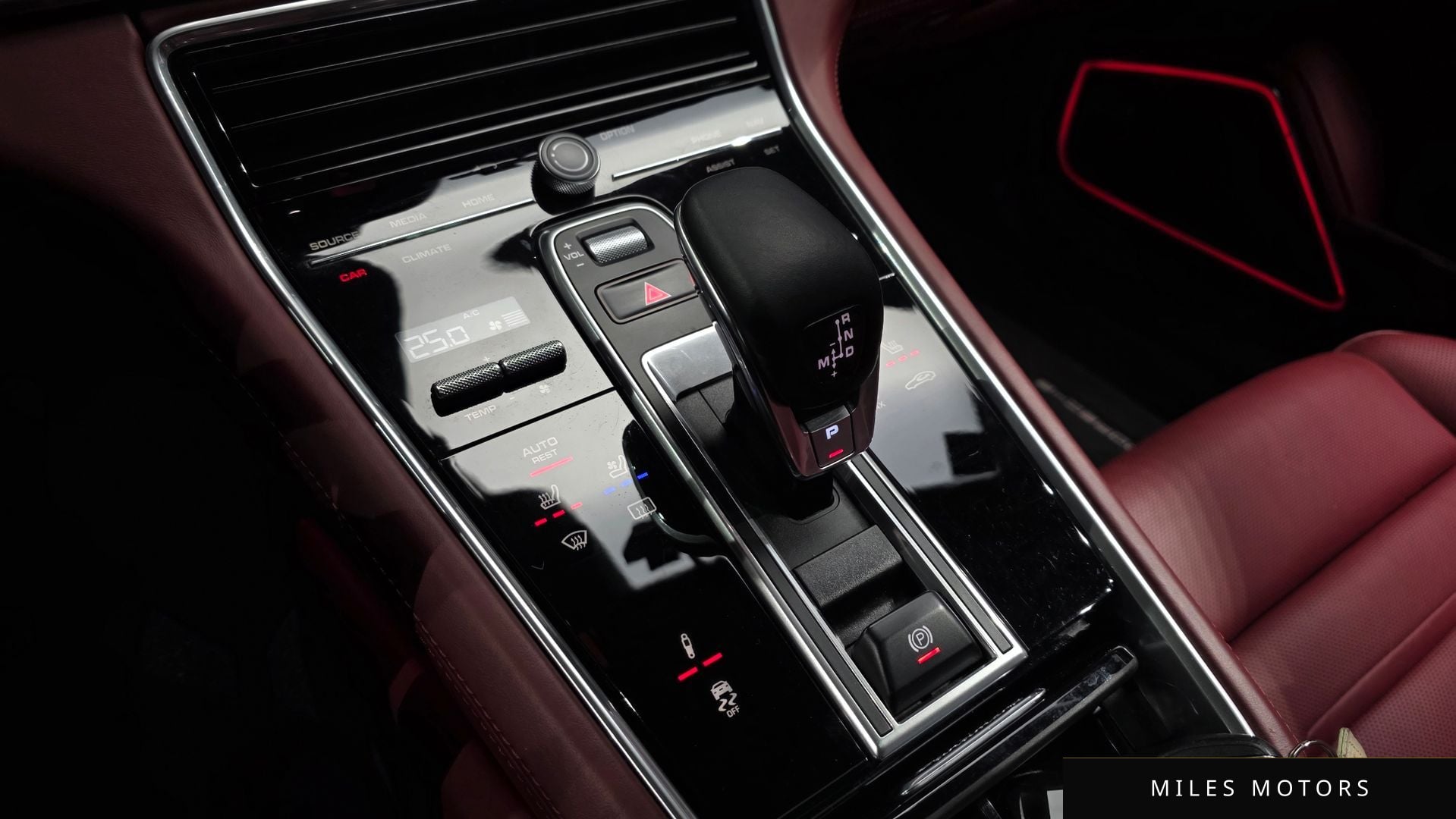 Porsche Panamera 2018 — миниатюра 9