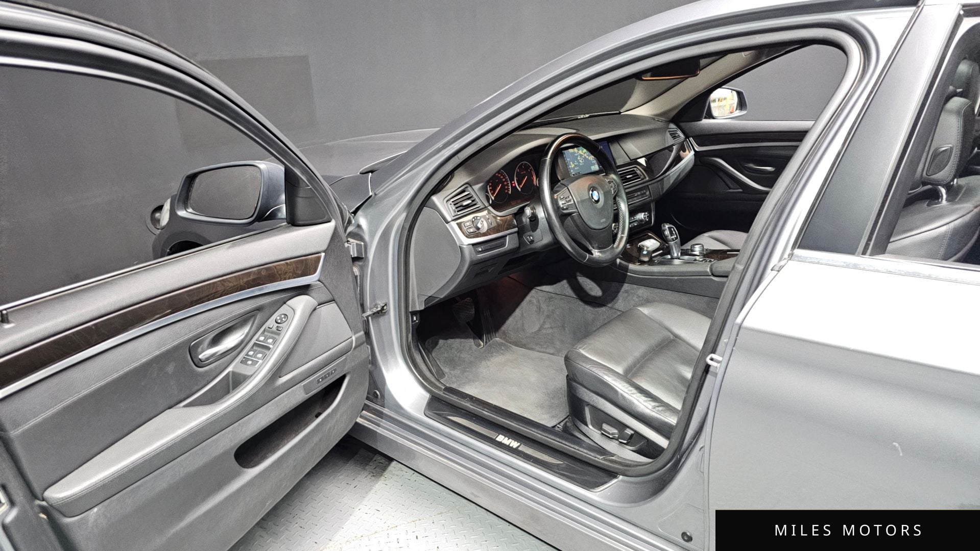 BMW 5 Series (F10) 2011 — миниатюра 10
