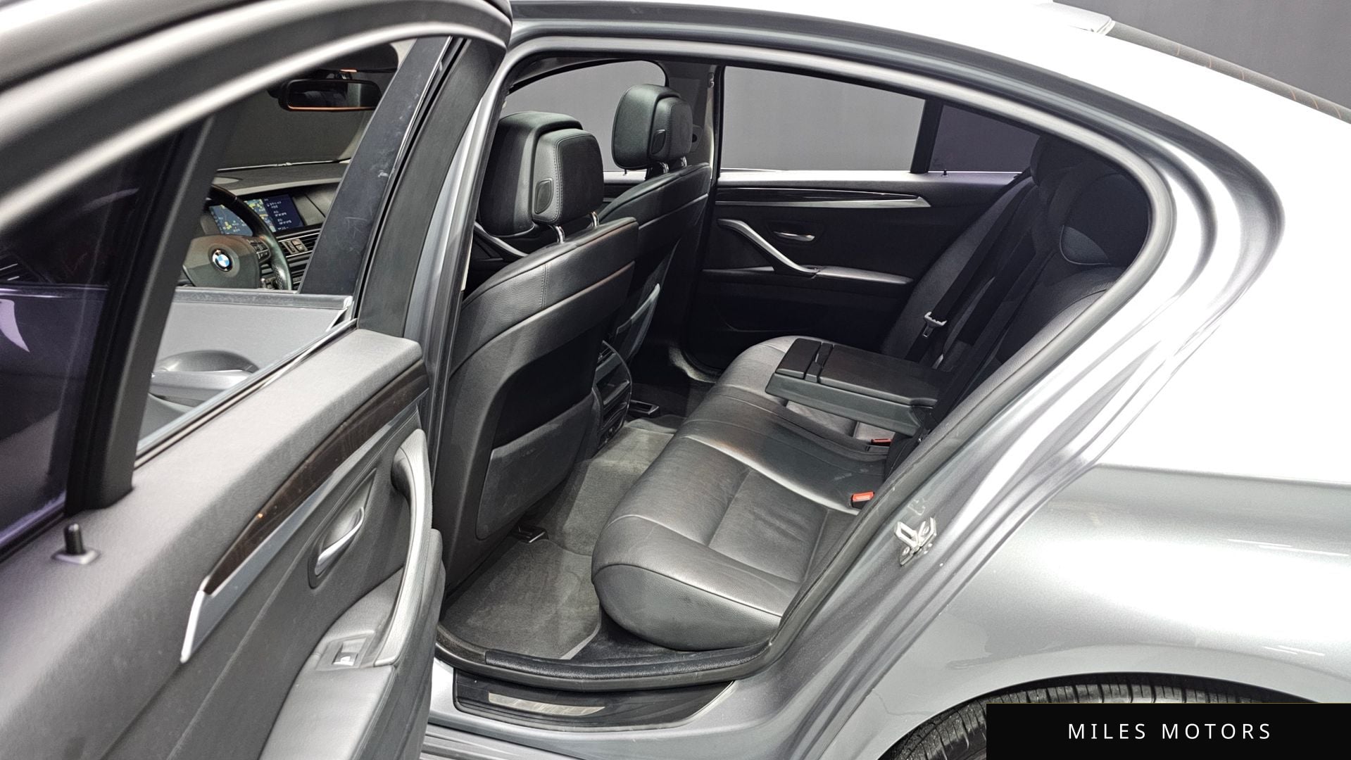 BMW 5 Series (F10) 2011 — миниатюра 12