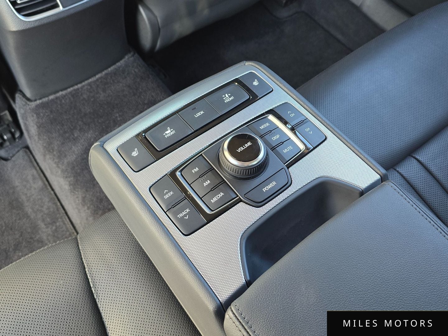 Genesis G80 2018 — миниатюра 12