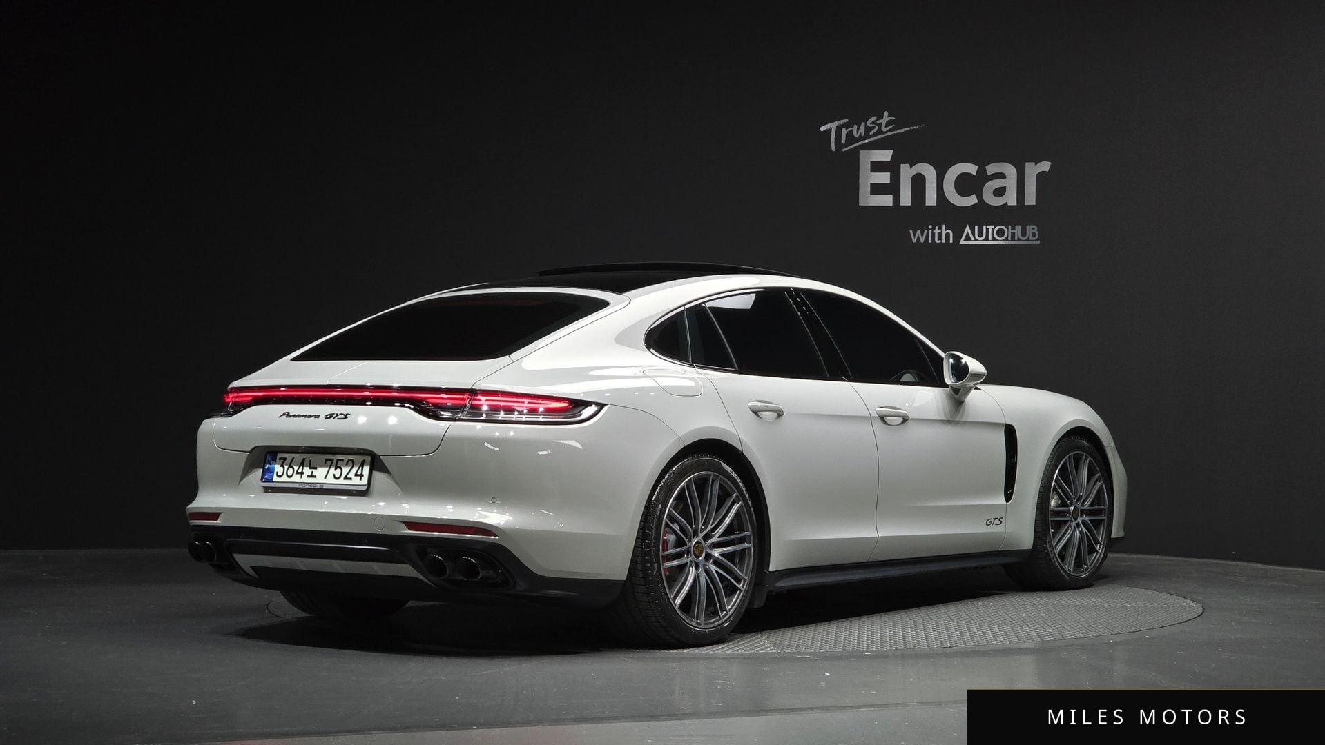 Porsche Panamera 2024 — миниатюра 2
