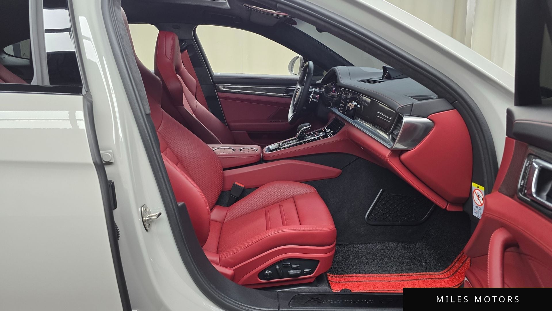 Porsche Panamera 2024 — миниатюра 10