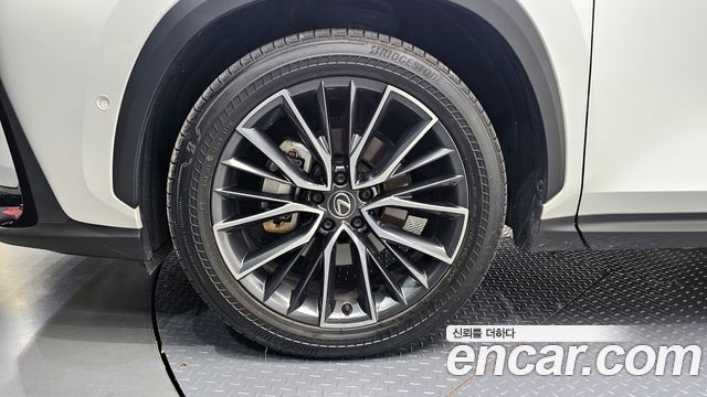 Лексус NX350h 2025 — миниатюра 5