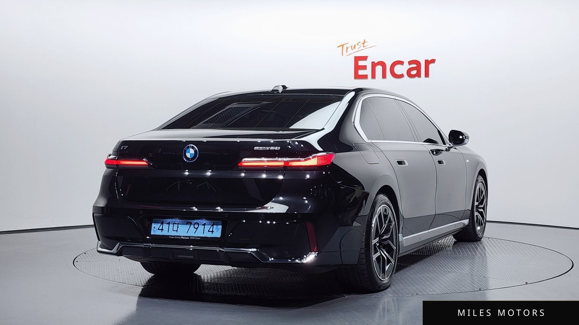BMW i7 (G70) 2024 — миниатюра 2