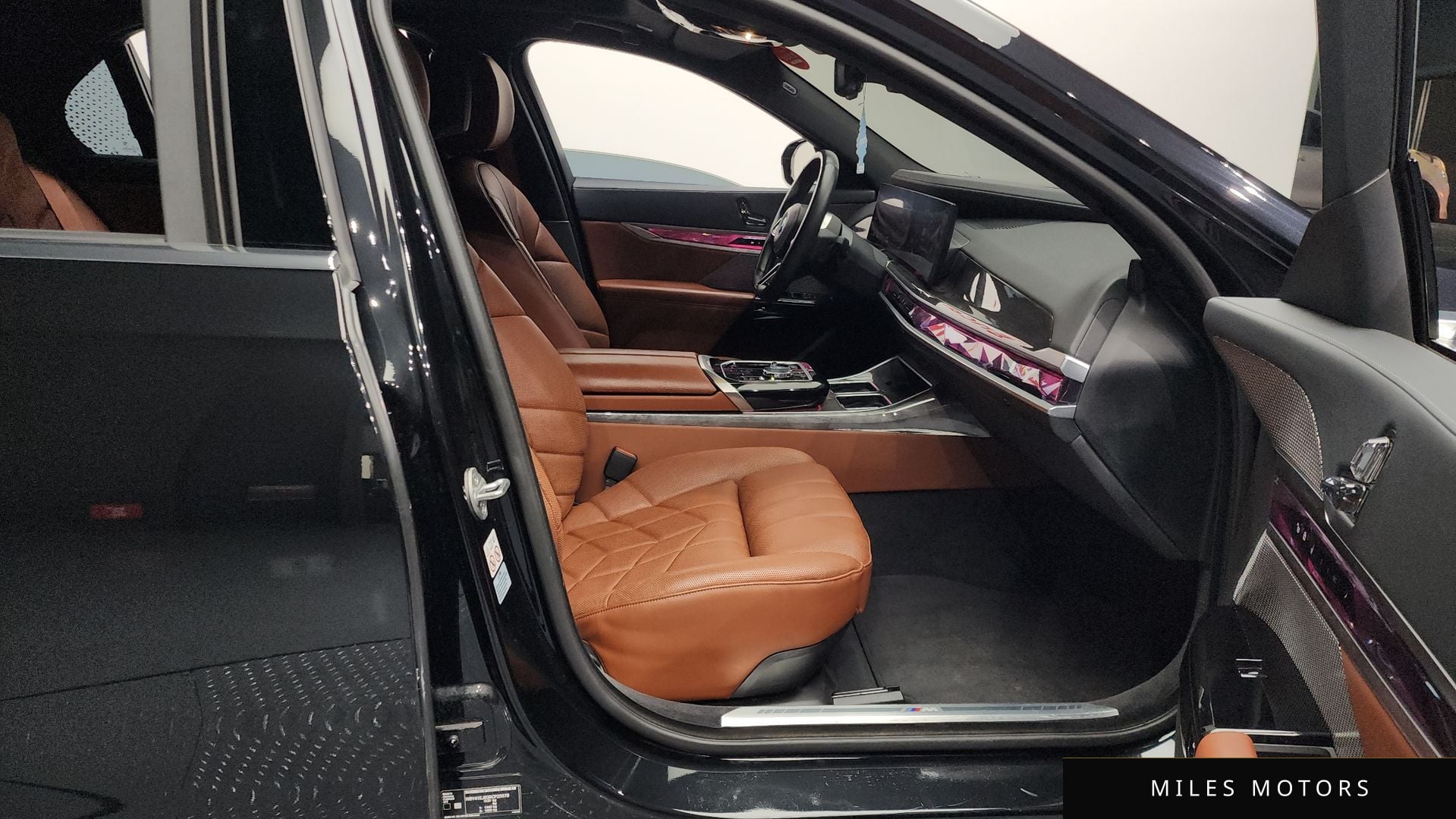 BMW i7 (G70) 2024 — миниатюра 11