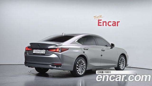 Лексус ES300h 2023 — миниатюра 2
