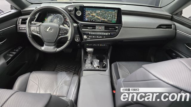 Лексус ES300h 2023 — миниатюра 7