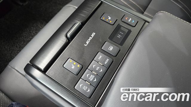 Лексус ES300h 2023 — миниатюра 17
