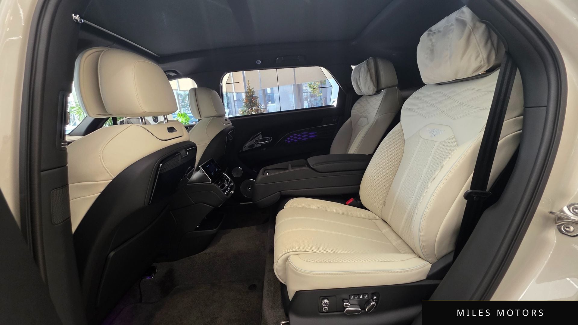 Bentley Bentayga 2025 — миниатюра 6