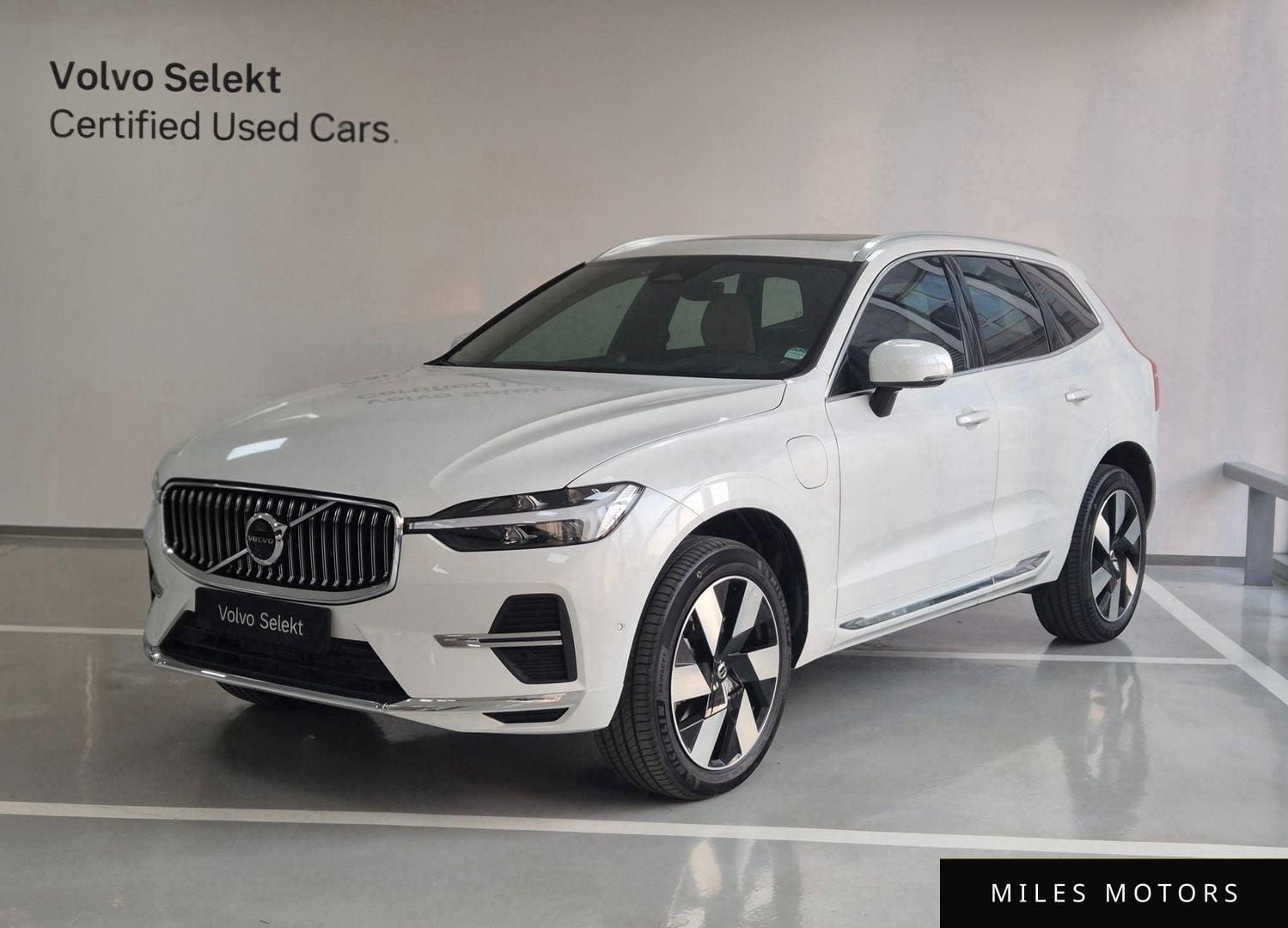Volvo XC60 2025 — фото 1 из 12