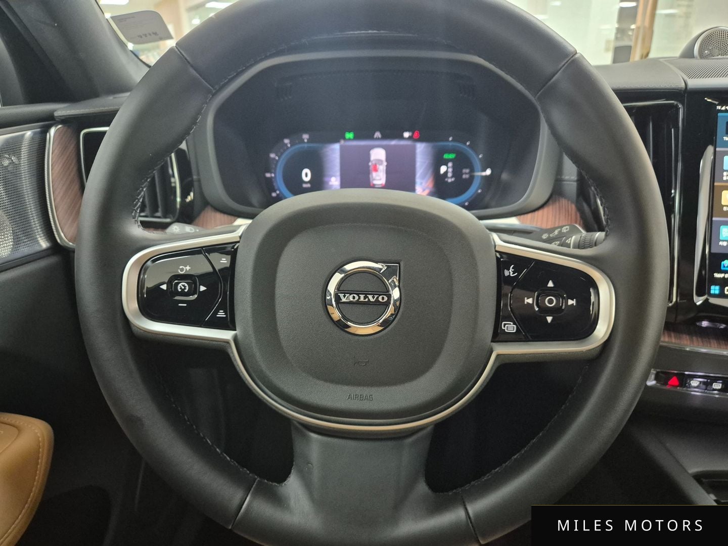 Volvo XC60 2025 — миниатюра 9