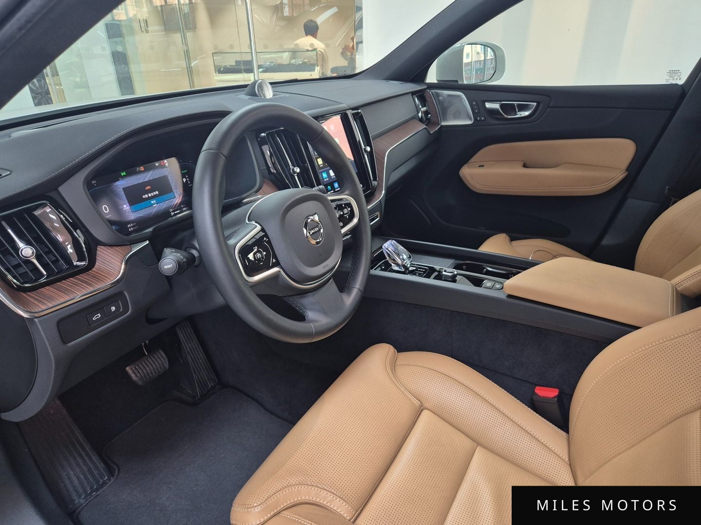 Volvo XC60 2025 — миниатюра 11