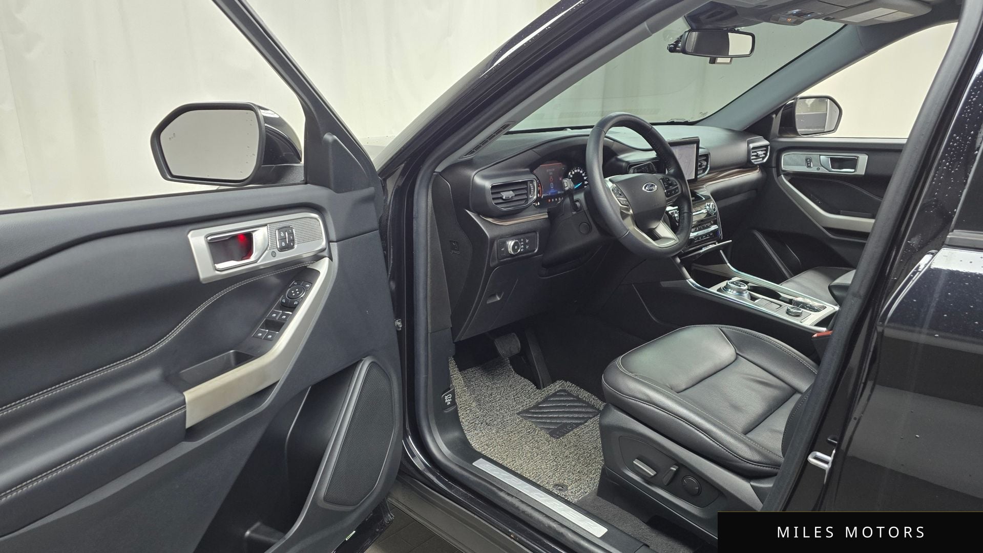 Ford Explorer 2021 — миниатюра 10