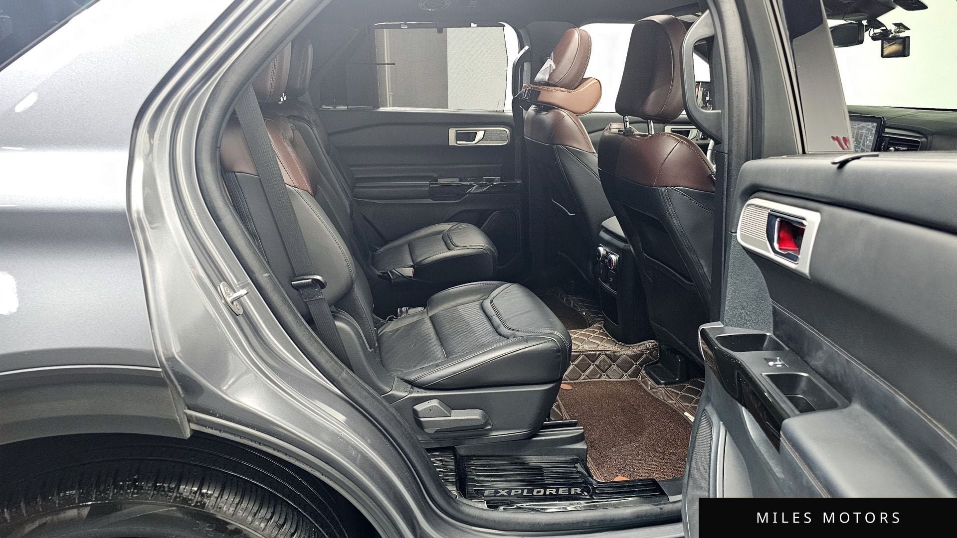 Ford Explorer 2021 — миниатюра 12