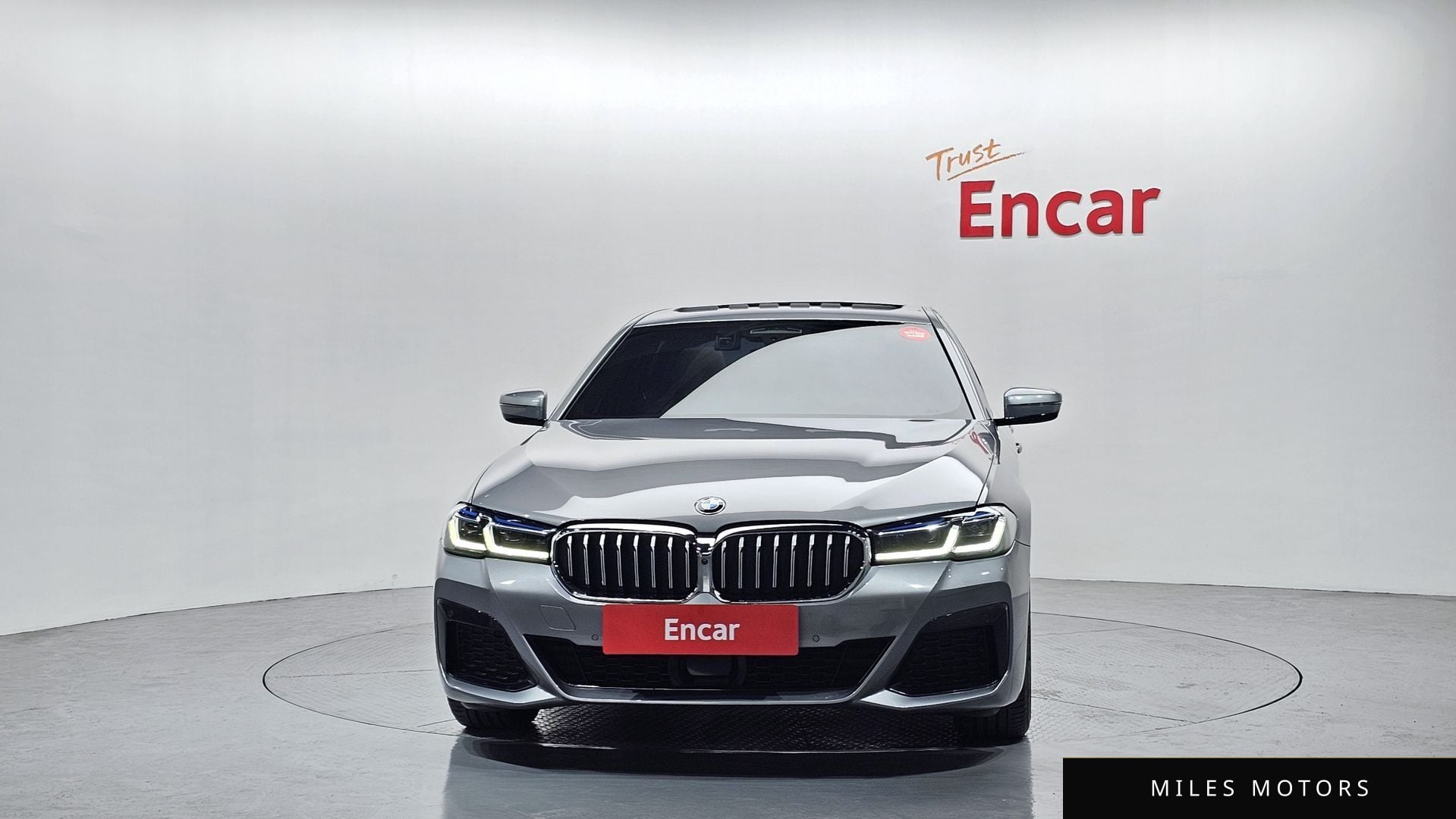 BMW 5 Series (G30) 2023 — миниатюра 3