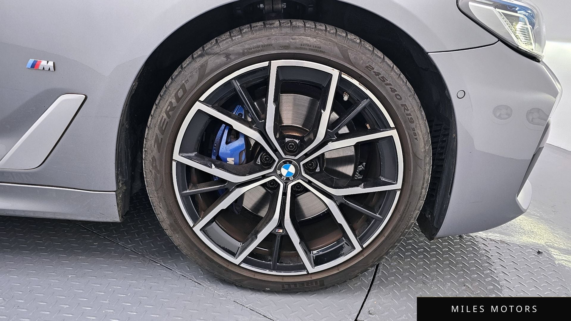 BMW 5 Series (G30) 2023 — миниатюра 5