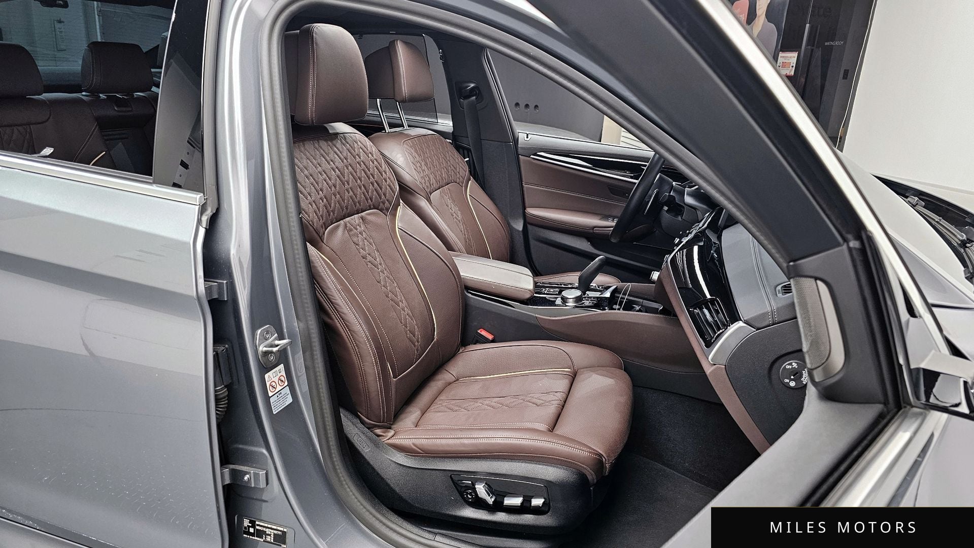 BMW 5 Series (G30) 2023 — миниатюра 12