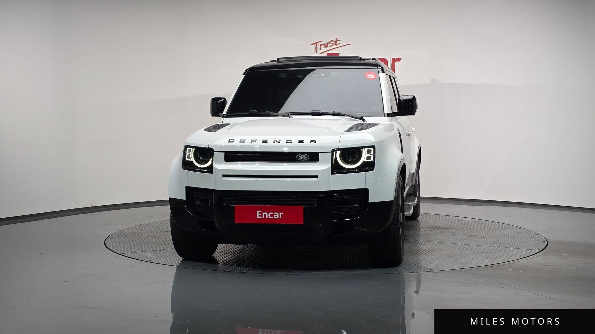 Land Rover Defender 2023 — миниатюра 3
