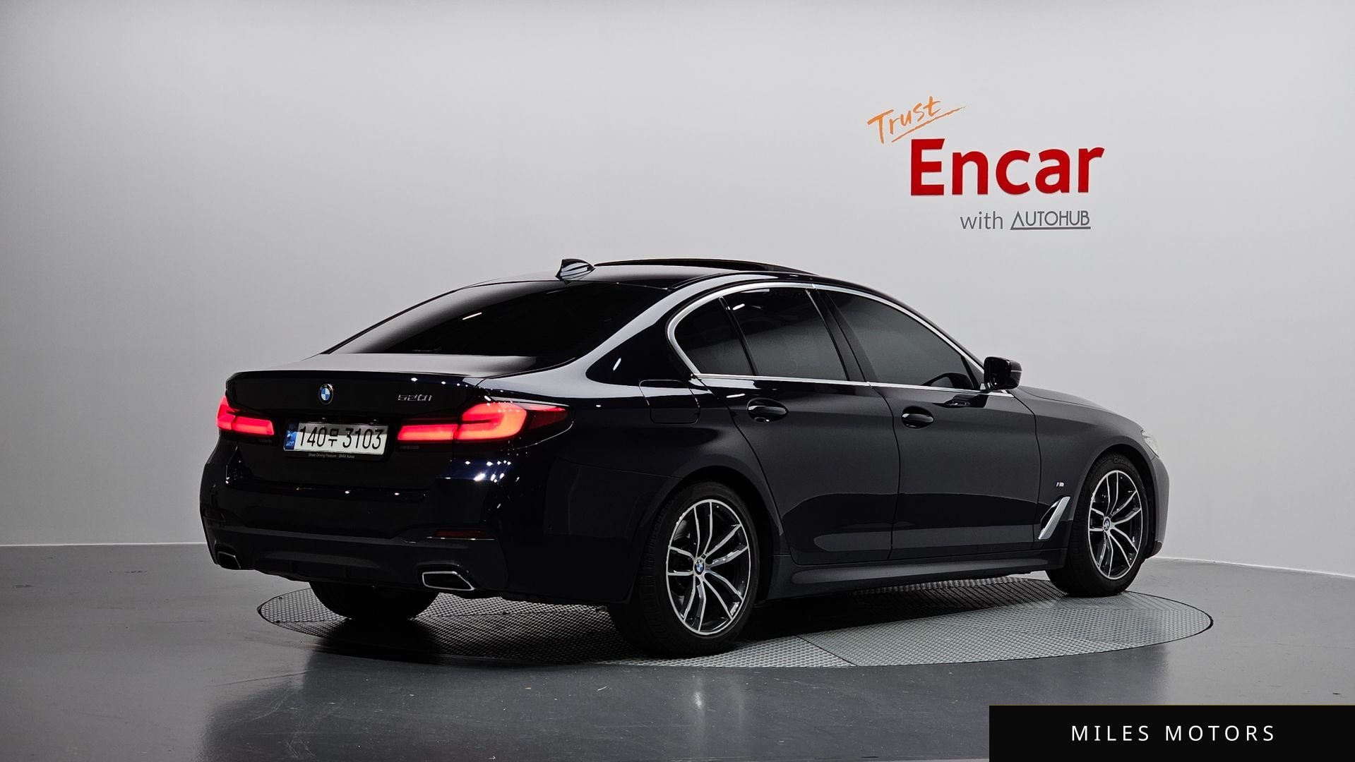 BMW 5 Series (G30) 2021 — миниатюра 2