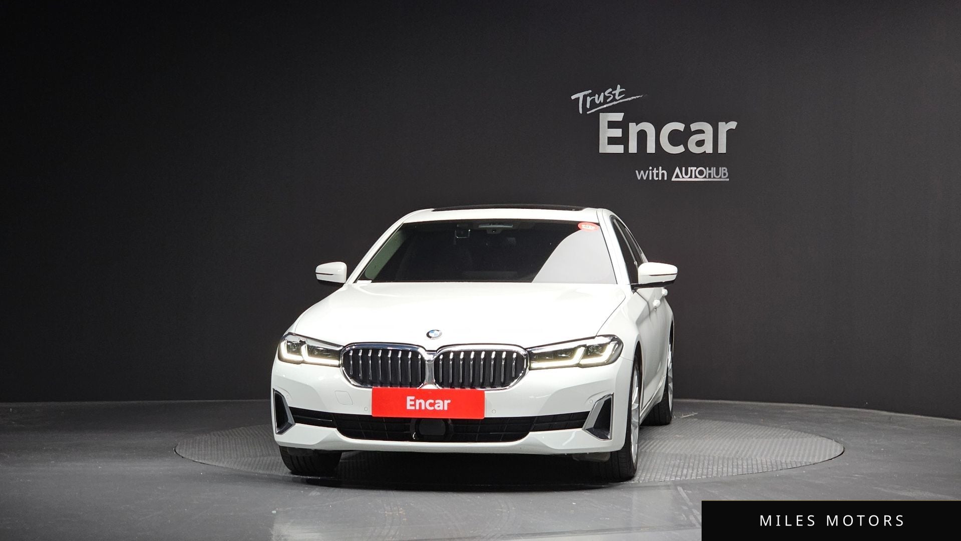 BMW 5 Series (G30) 2021 — миниатюра 3